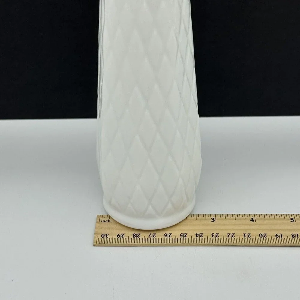 Vintage‎ E O Brody Cleveland 8 Panel Milk Glass Vase M-147 Quilted Diamonds 9